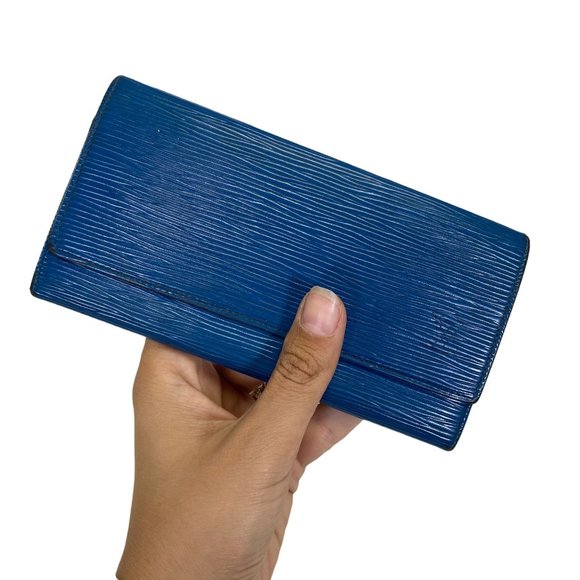 Authentic Louis Vuitton Wallet Long Epi Porte Yen Cartes Credit Bifold LV Vintag - Picture 9 of 12